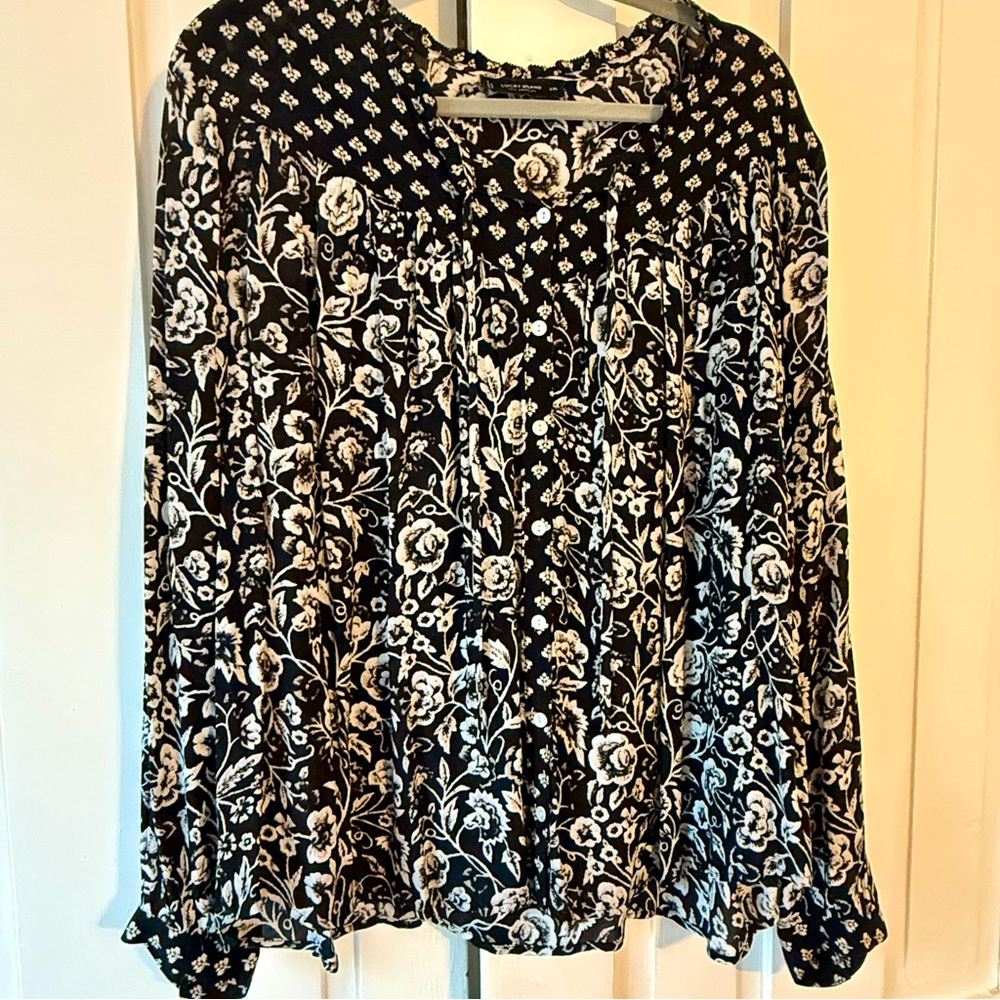 Lucky Brand Black & White Floral Button Down Blouse - XXL